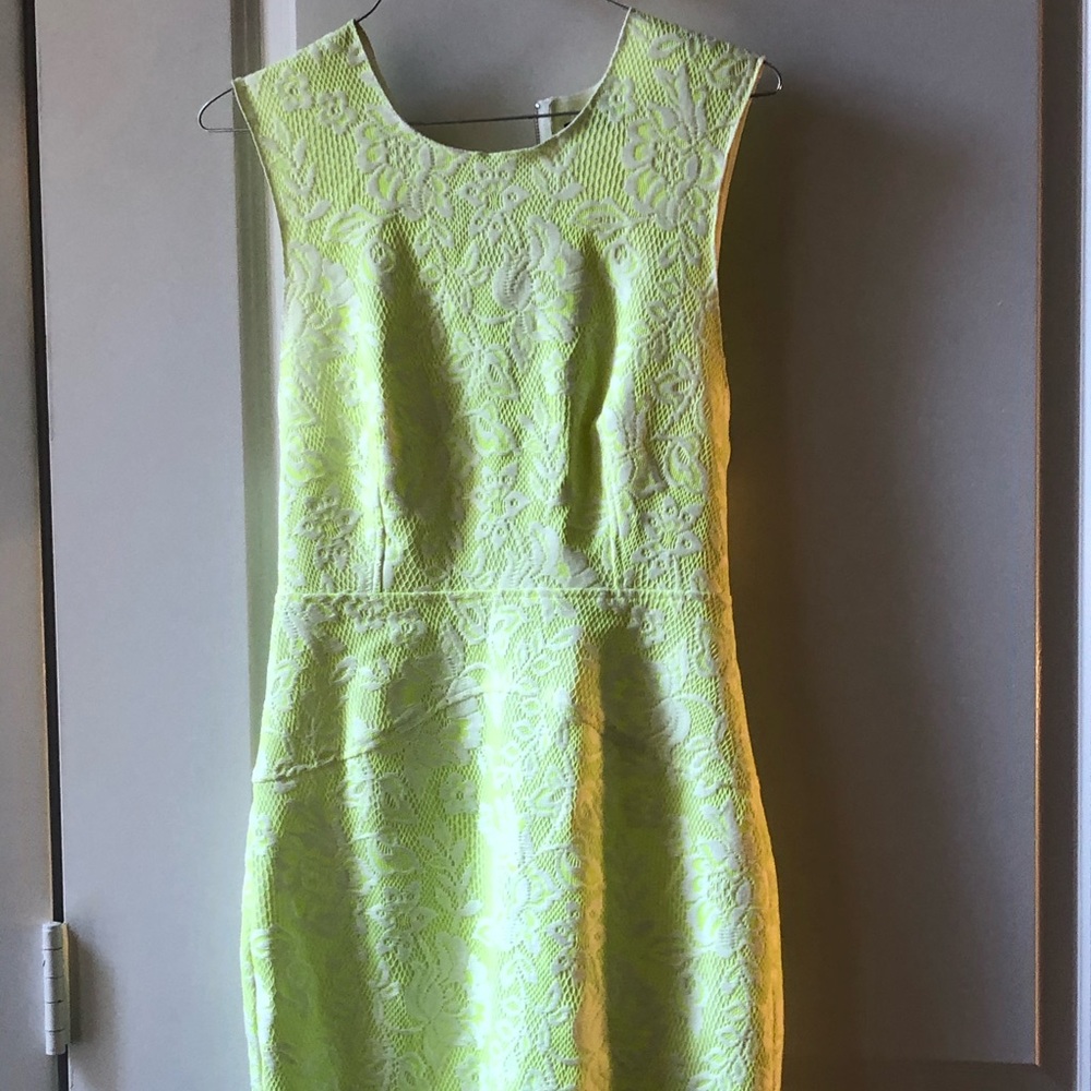 Dolce vita neon lace dress pristine